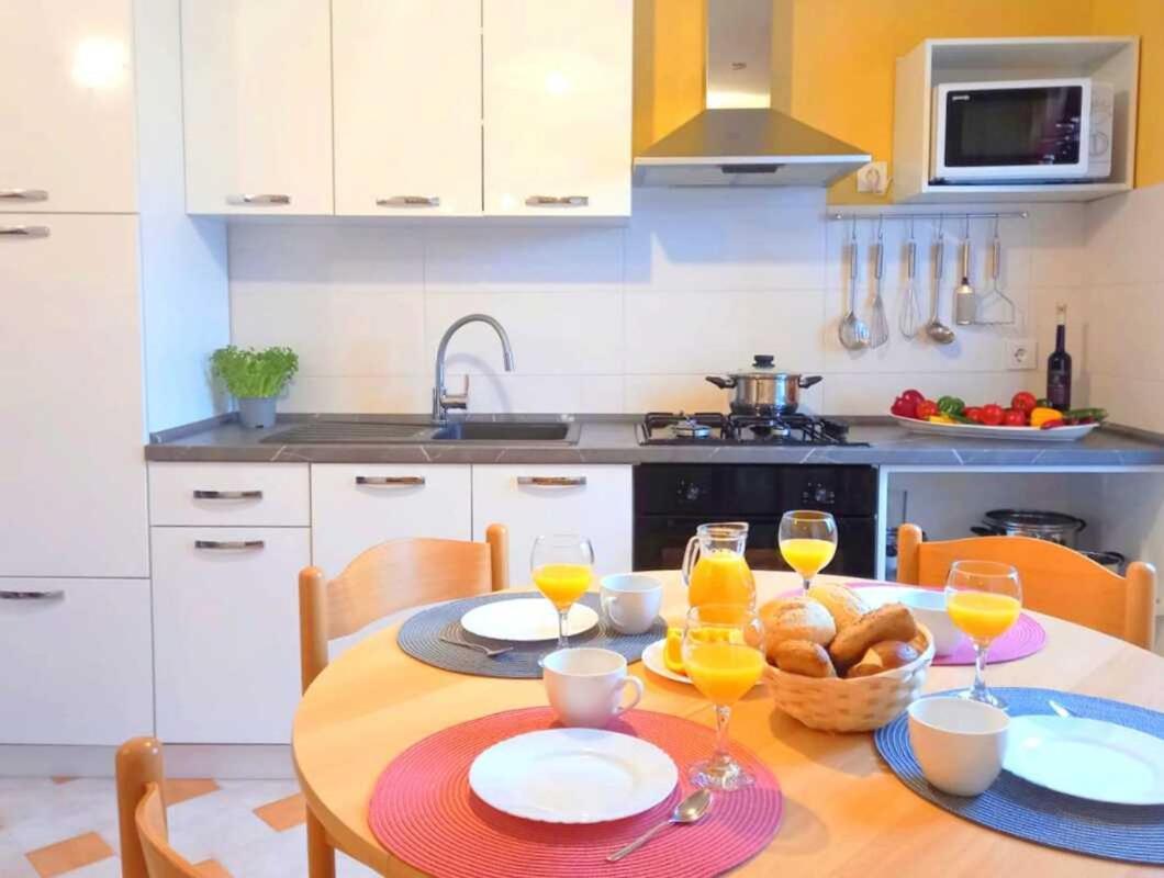 Villa Diana Apartments 포레치 외부 사진